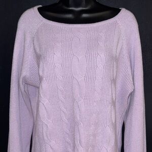 Cyrus classic, preppy, comfy pale Purple Crew Neck cable knit sweater. Sz large.